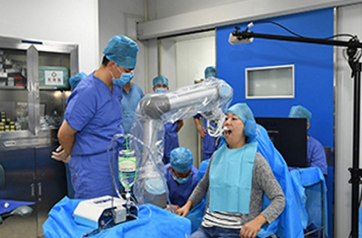 robot dental implant surgery